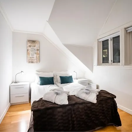 Enter - Luxury Penthouse With Jacuzzi